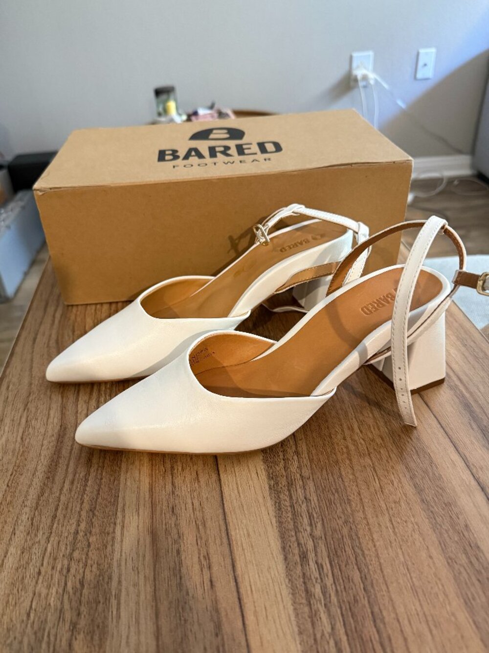 Calandra Bared Footwear White Closed Toed Block Heels (EU 38, US size 7.5-8)
